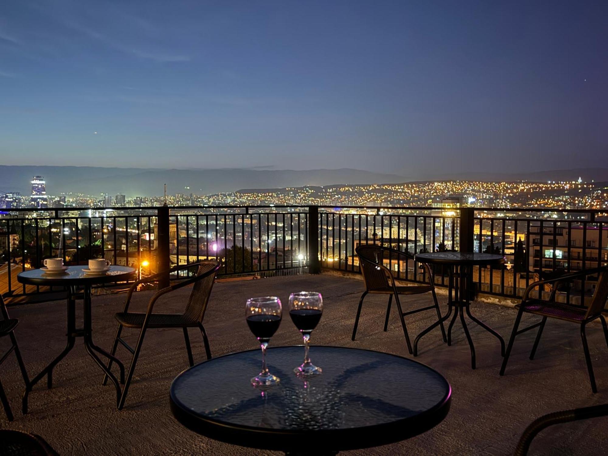 Brothers Apartments With Terrace In Old Τυφλίδα Εξωτερικό φωτογραφία